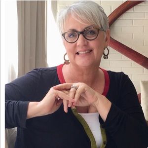 Meet your Posher, Debbie